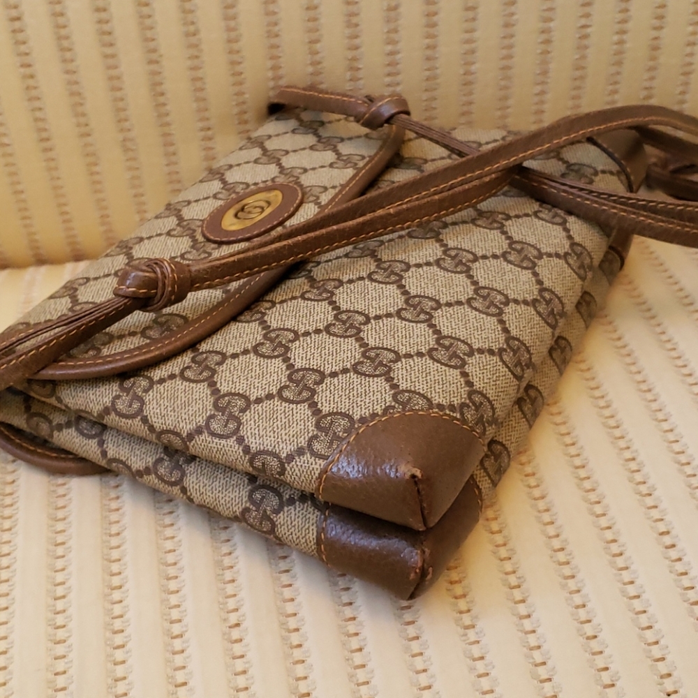 Gucci GG Web Supreme Flap Shoulder Bag - Picture 4 of 14